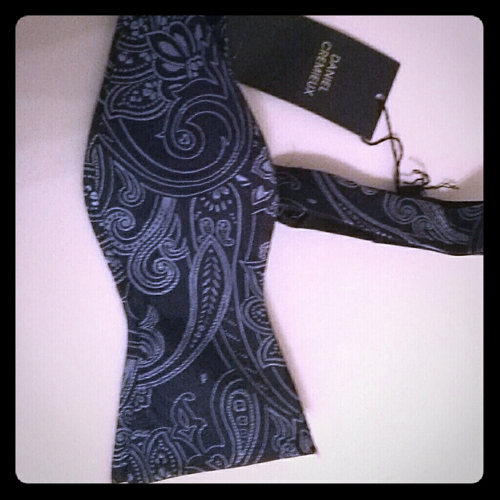Daniel Cremieux Bow tie